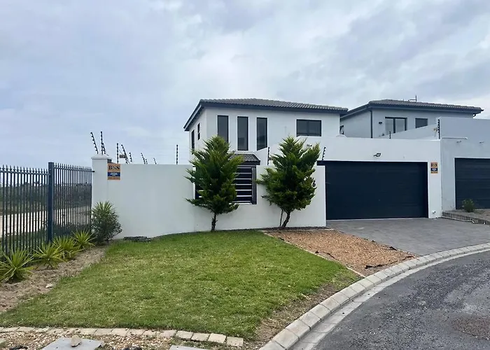Home In Parklands East